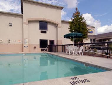 Hotel Days By Wyndham Burlington East