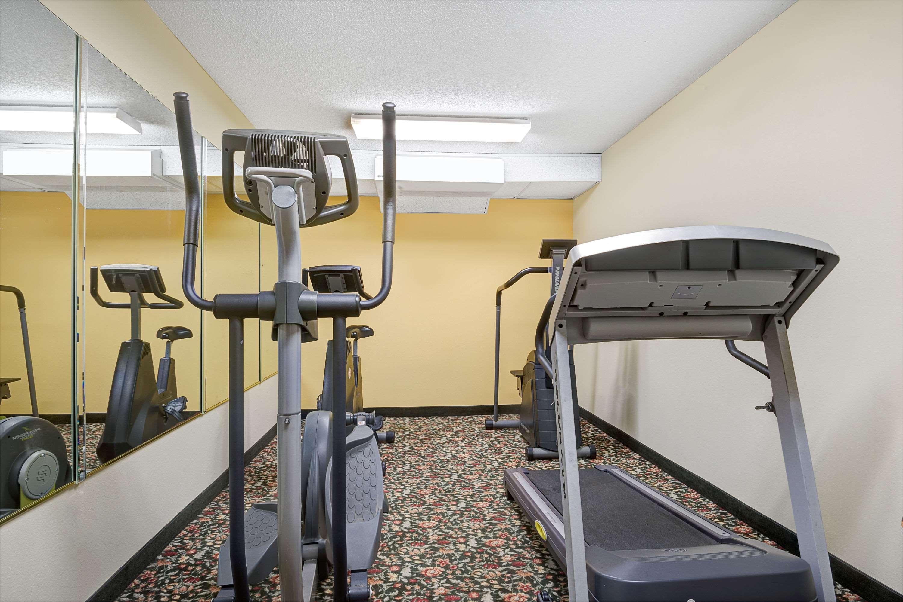 Hotel Days By Wyndham Burlington East Haw River