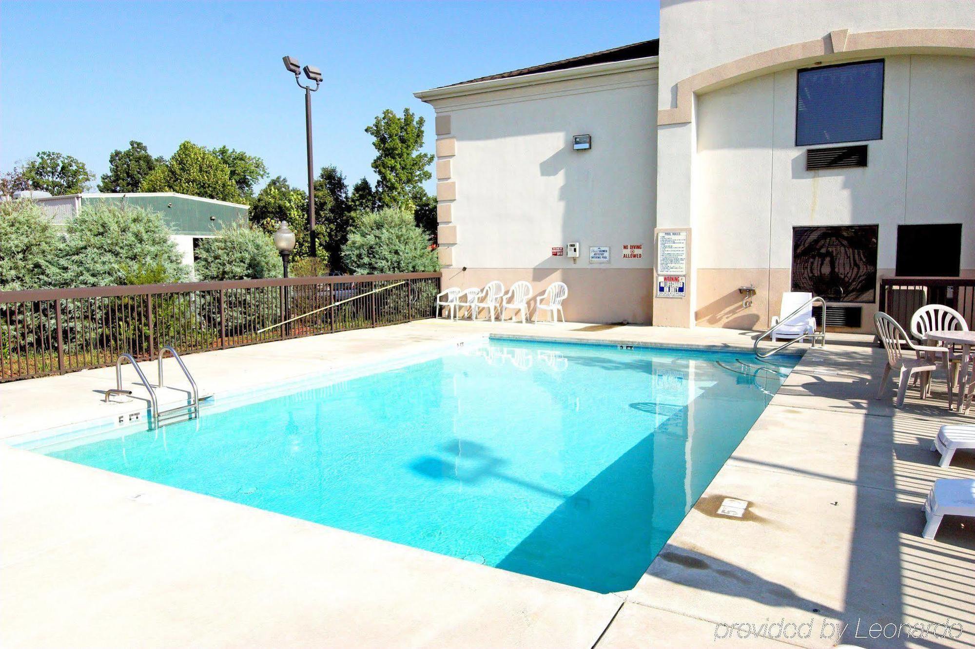 Days By Wyndham Burlington East