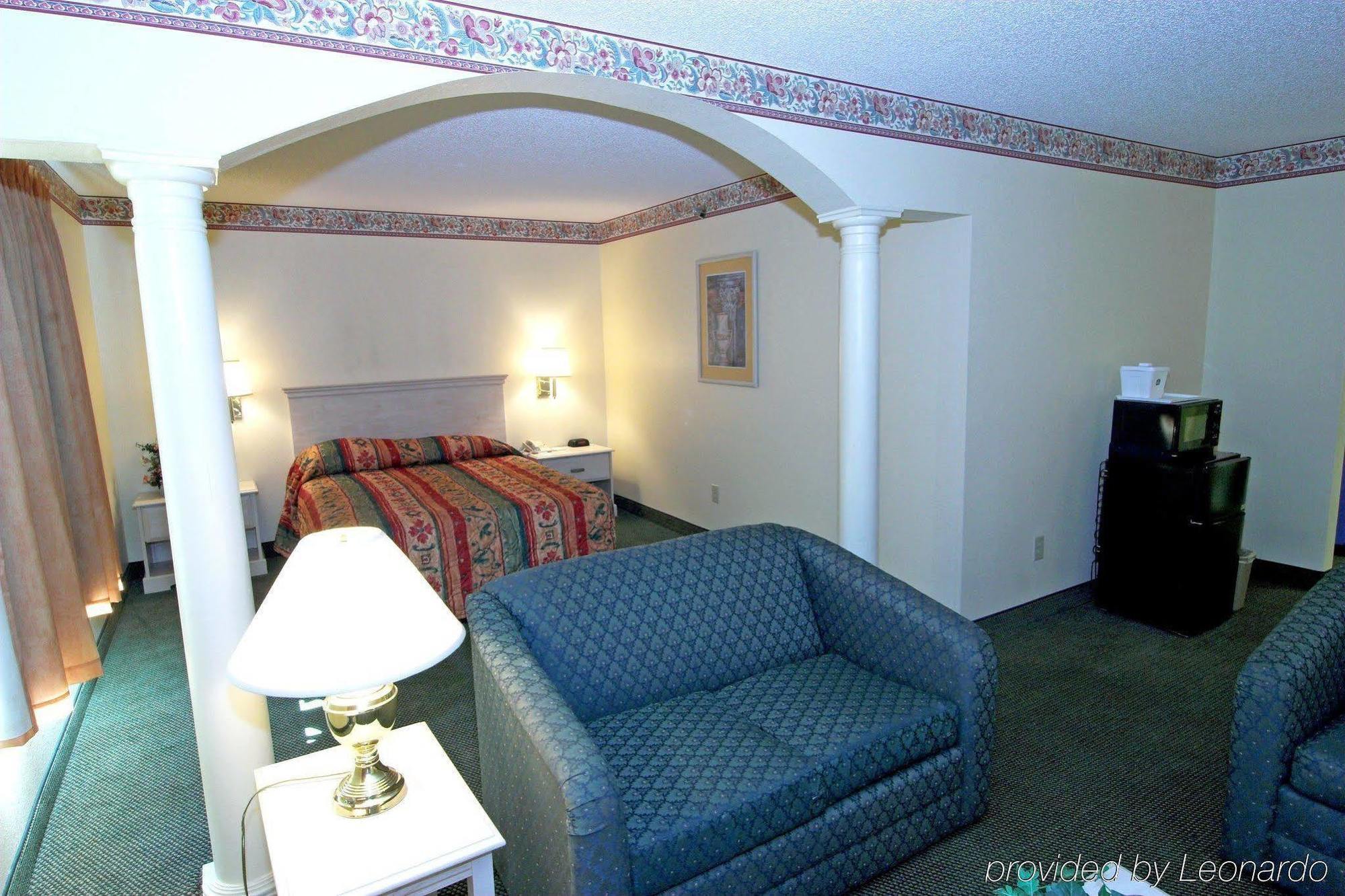 Days By Wyndham Burlington East 2*