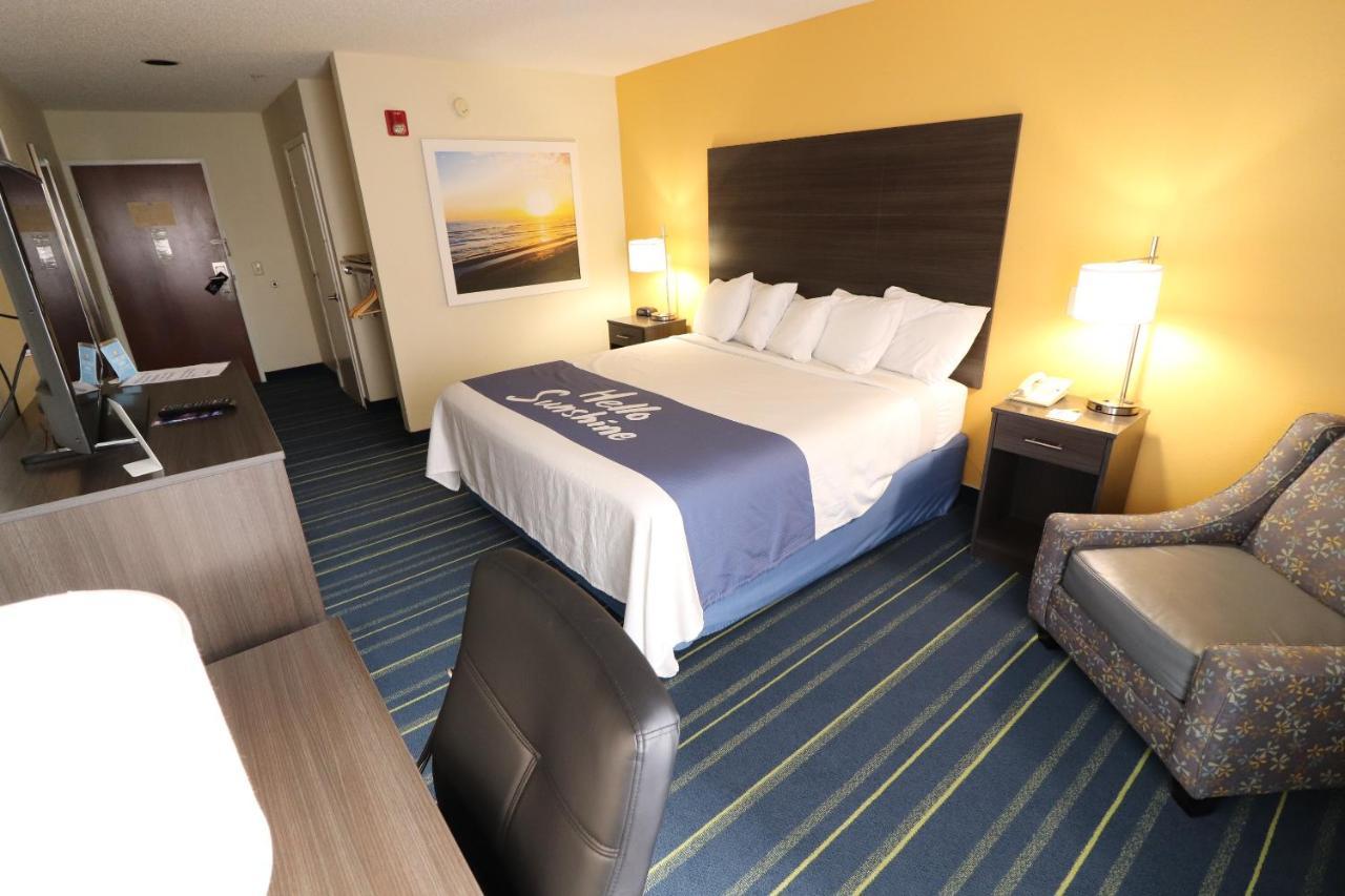 Days By Wyndham Burlington East 2*